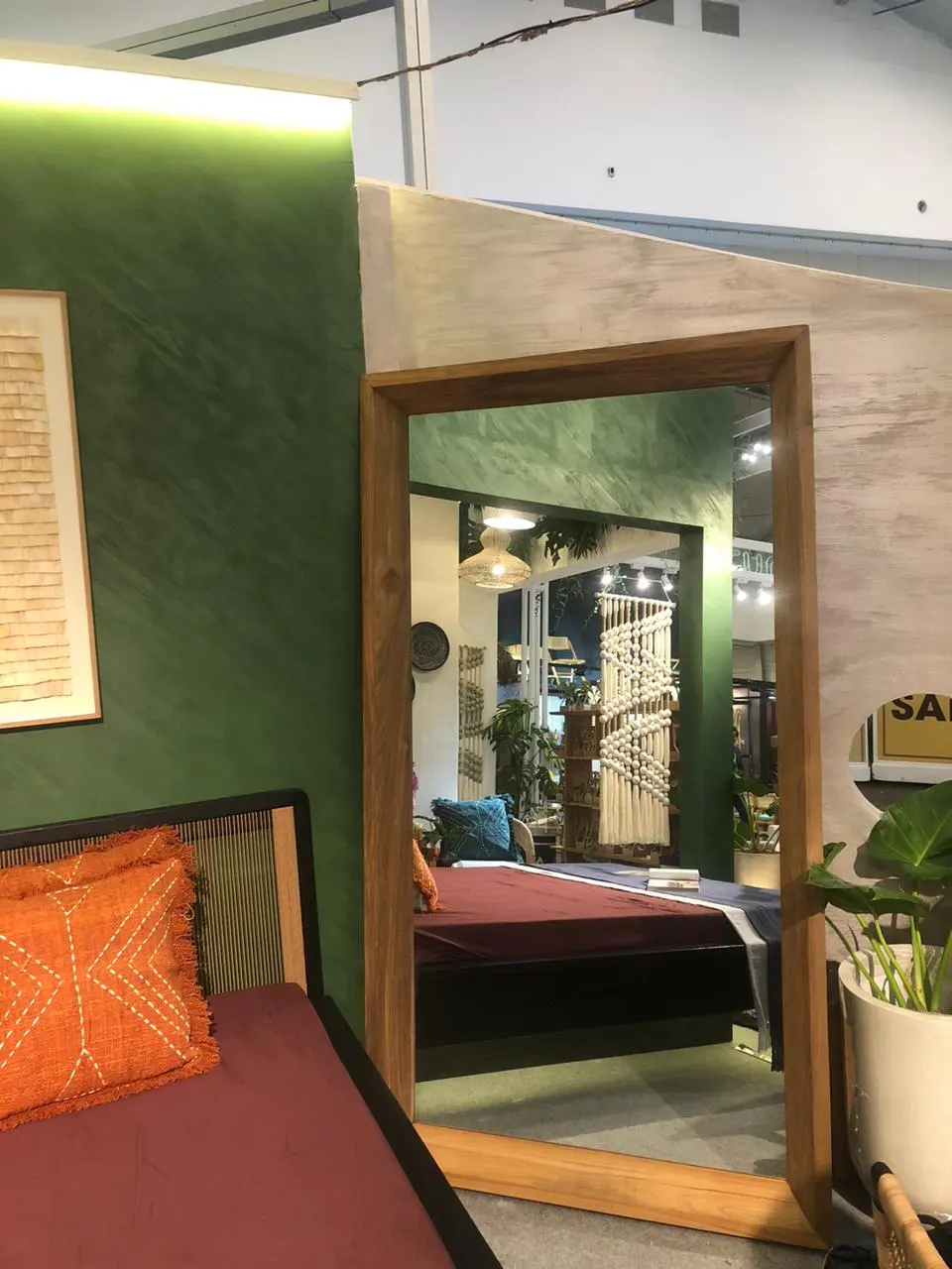 Dimisi Mirror, photo 2